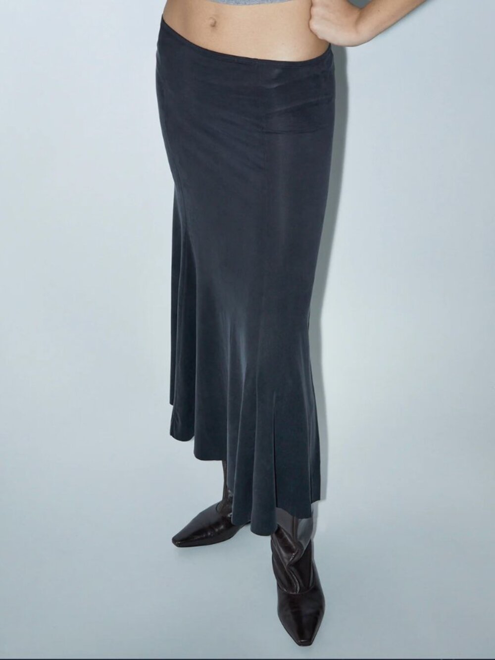 Paloma Wool Vicky Flared Cupro Skirt (Black, size M) - Picture 2 of 14